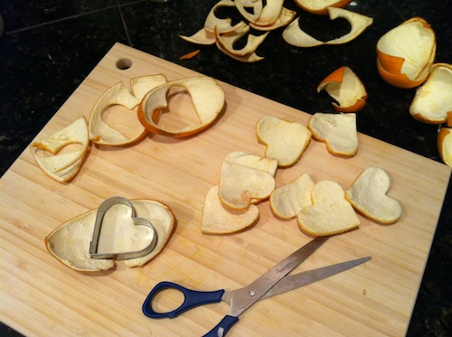 Love the cheery sweet smell of citrus? Click through to get a FREE Wonder Wednesday citrus garland making activity!