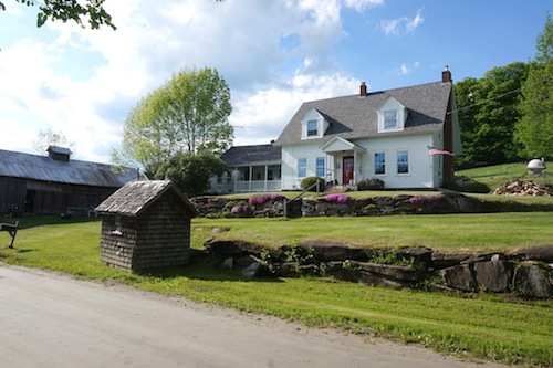 Welcome back Amy Parmelee sharing about her latest farm stay in Vermont! Click to get inspired for your own farm stay!