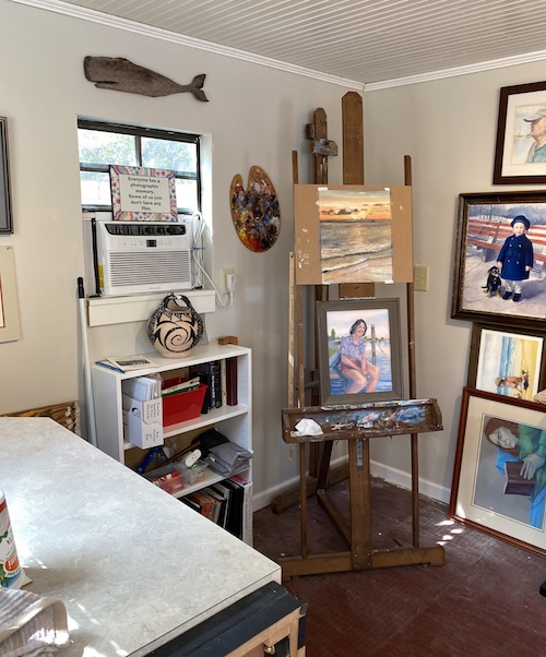 Join Wings, Worms, and Wonder on a studio visit! Artist's studios are like peeks into their minds. I am very happy to introduce you to octogenarian painter Gary Mahan. Click to join me in his studio!